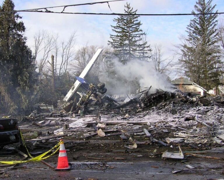 Colgan_Air_Flight_3407（N200WQ）_wreckage
