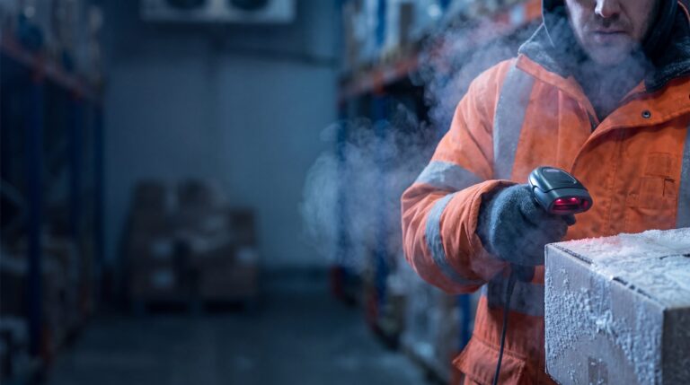 tungart7-warehouse-worker-10172906_1920
