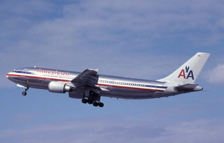 Airbus_A300B4-605R,_American_Airlines_JP5950383