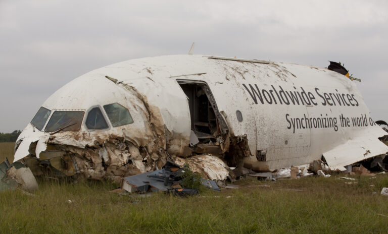Nose_and_forward_section_of_UPS_1354